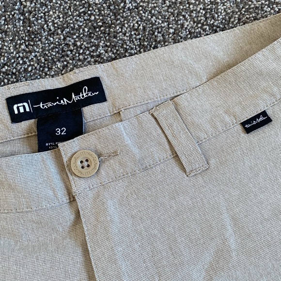 TravisMathew Men’s Tech Chino Shorts 32W Light Khaki - Picture 5 of 7